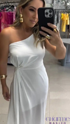 Vestido Longo Serena – Elegância Minimalista e Sofisticada!