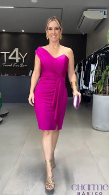 Vestido Midi Audrey – Elegância e Sensualidade na Medida Certa!