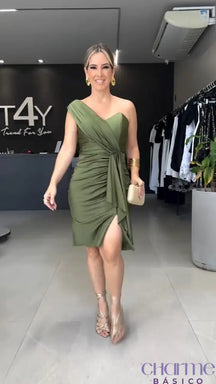 Vestido Midi Audrey – Elegância e Sensualidade na Medida Certa!