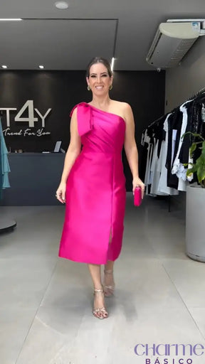 Vestido Midi Elegance – O Luxo em Cada Detalhe